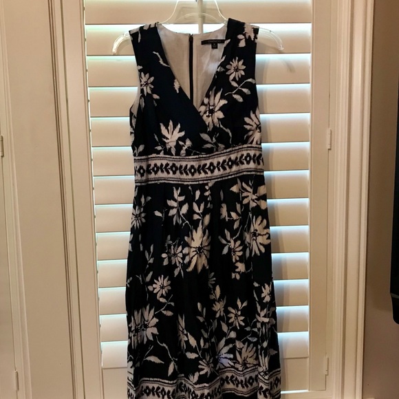 Chadwick’s Flower Dress - Picture 3 of 4